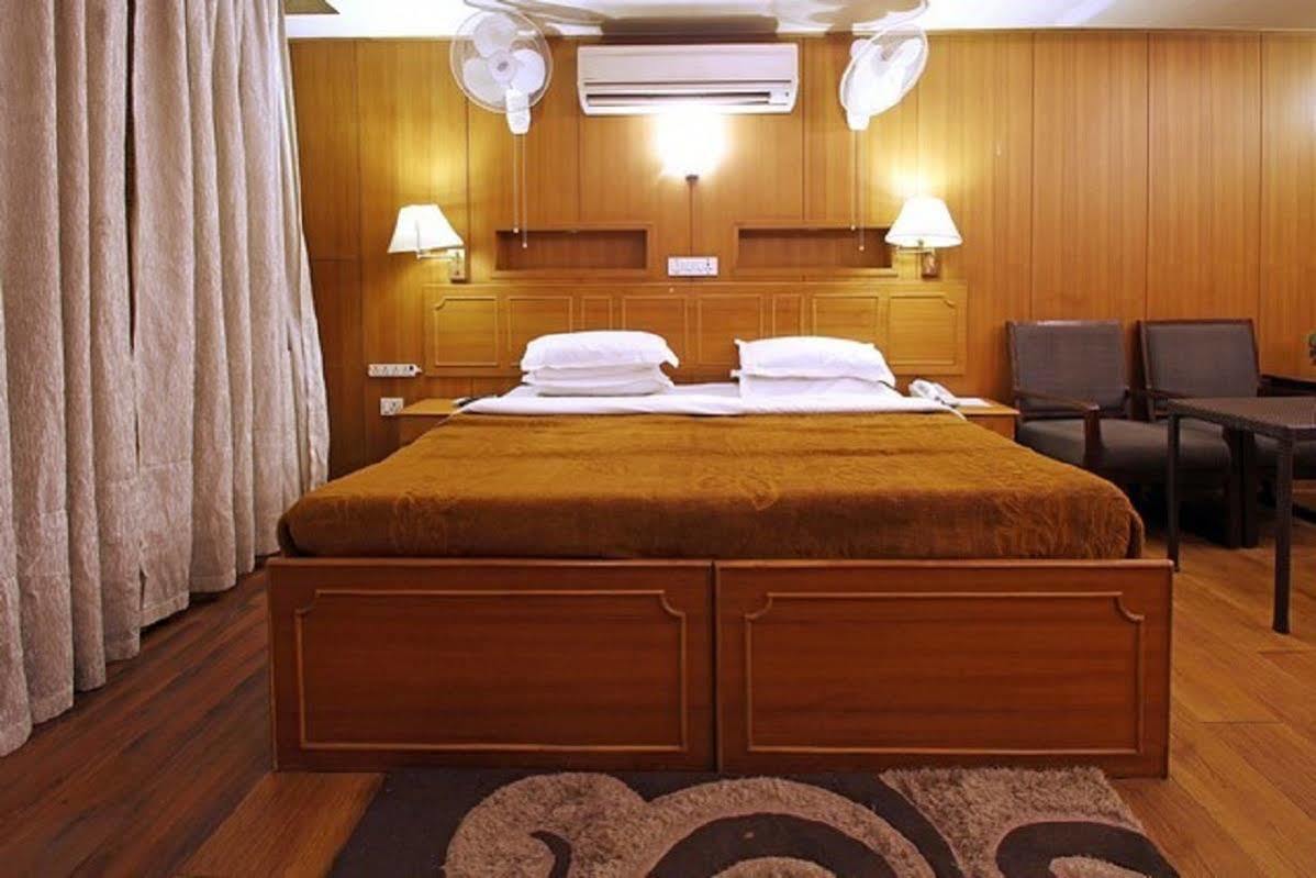 Collection O Hamilton Hotel New Delhi Exterior photo